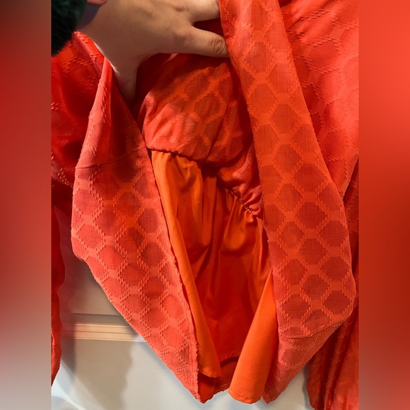 Elizabeth and James Orange Long Sleeve Blouse Size Medium - Picture 7 of 10